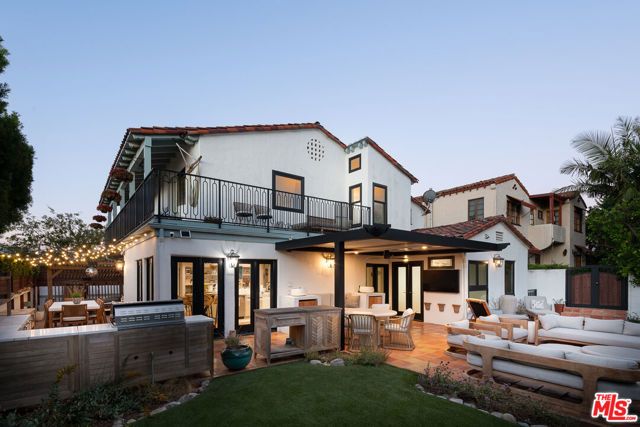 2341 Ronda Vista Drive, Los Angeles, CA 90027