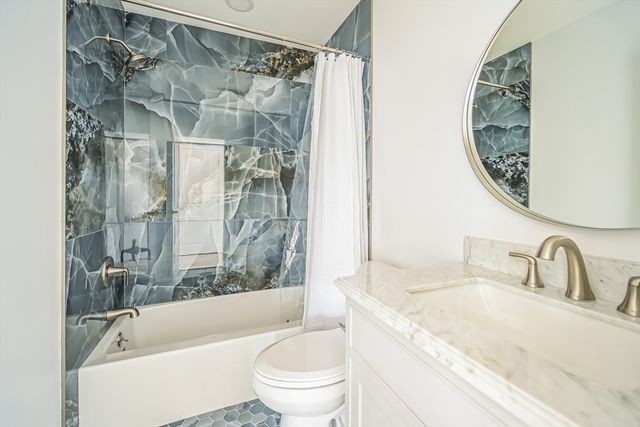 14 Marston, Barnstable, MA 02601