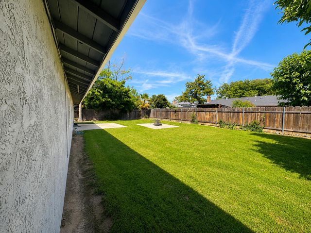 1543 John Pl, Yuba City, CA 95993