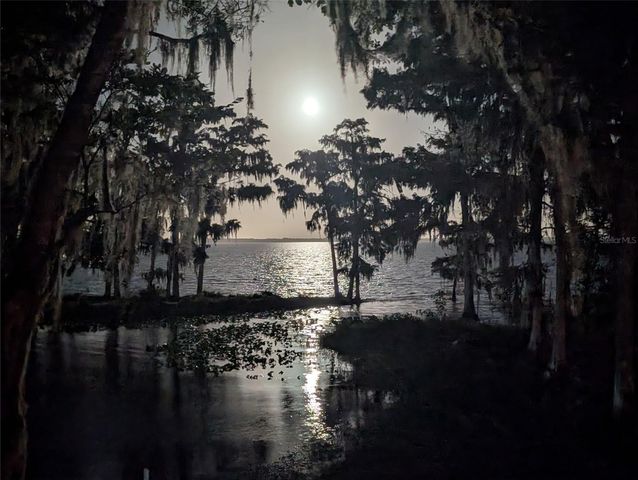 213 E CHAR LANE, Crescent City, FL 32112