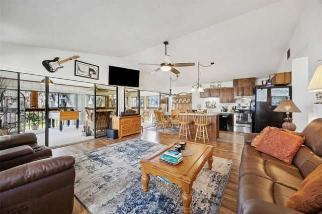 213 E CHAR LANE, Crescent City, FL 32112