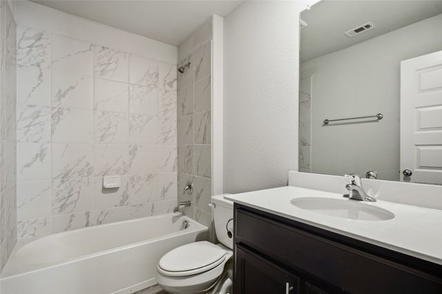 14009 Danesdale Drive, Pilot Point, TX 76258