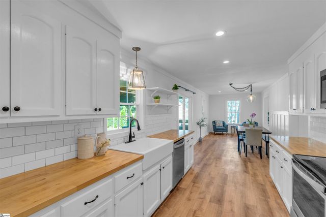 206 Spring View Lane, Taylors, SC 29687