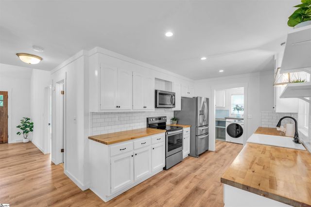 206 Spring View Lane, Taylors, SC 29687