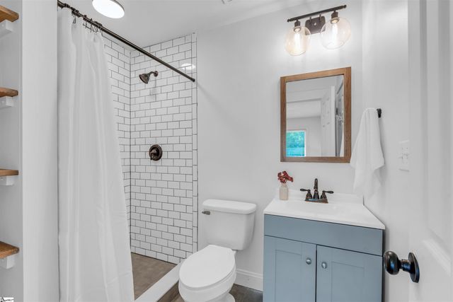 206 Spring View Lane, Taylors, SC 29687