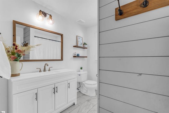 206 Spring View Lane, Taylors, SC 29687