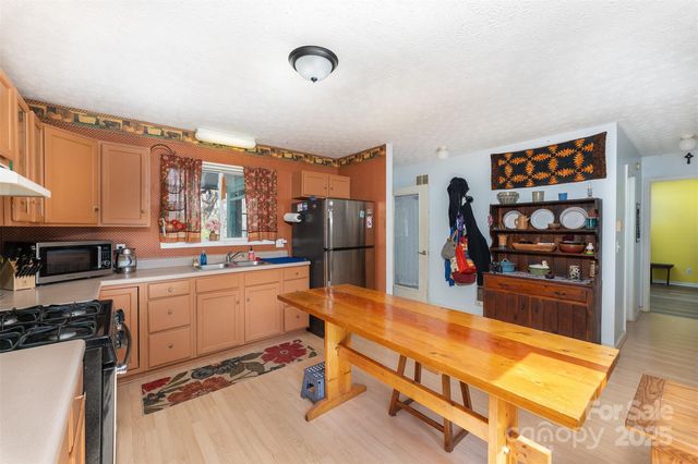 195 Prospectors Trail, Black Mountain, NC 28711