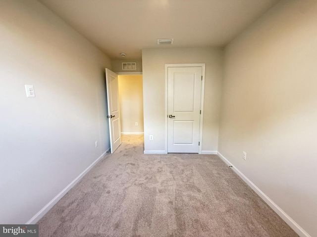 647 LAURELWOOD CIR, Winchester, VA 22601