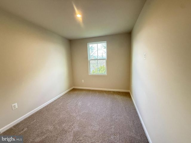 647 LAURELWOOD CIR, Winchester, VA 22601