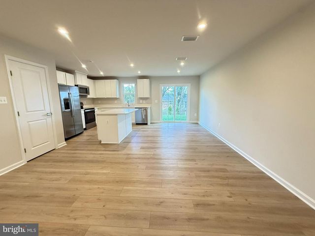647 LAURELWOOD CIR, Winchester, VA 22601