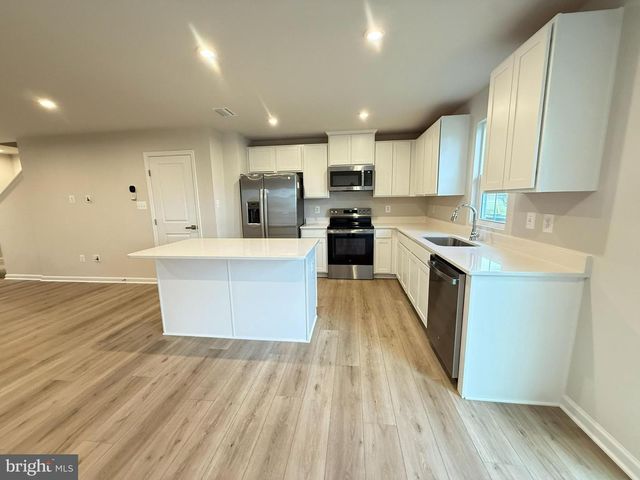 647 LAURELWOOD CIR, Winchester, VA 22601