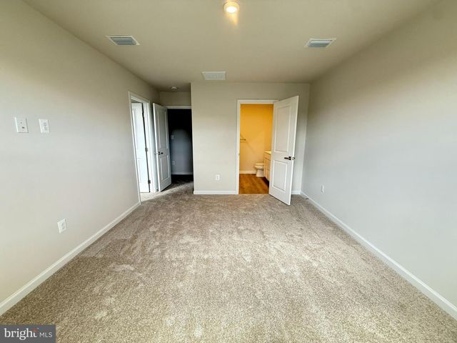 647 LAURELWOOD CIR, Winchester, VA 22601