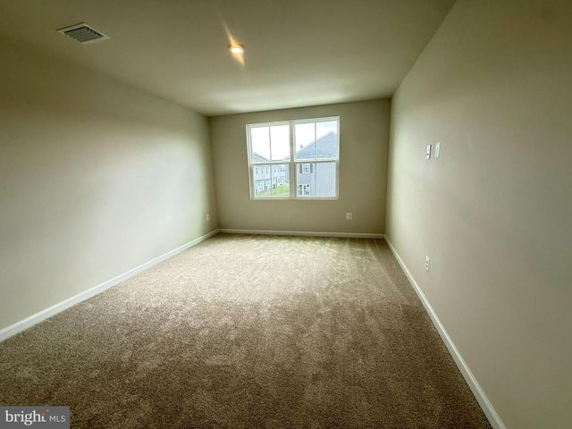 647 LAURELWOOD CIR, Winchester, VA 22601