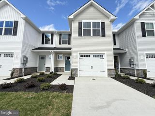 647 LAURELWOOD CIR, Winchester, VA 22601