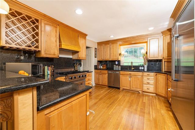 1135 Peachtree Battle Avenue NW, Atlanta, GA 30327