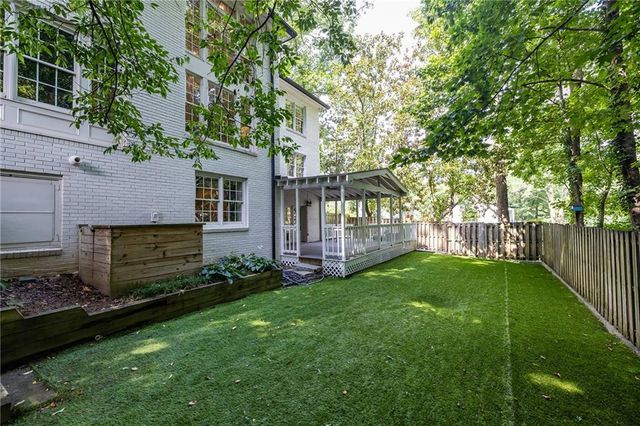 1135 Peachtree Battle Avenue NW, Atlanta, GA 30327