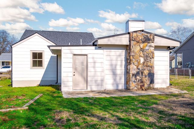 104 Ellis Drive, Rossville, GA 30741