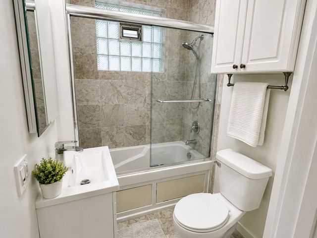 4326 Wesley Terrace, Schiller Park, IL 60176