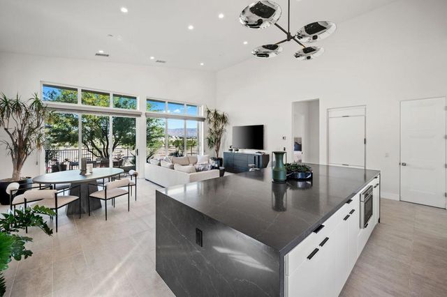 422 Fountain Drive, Palm Springs, CA 92262