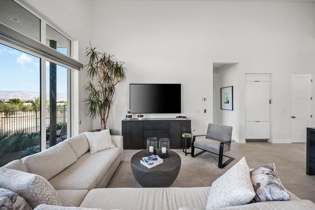 422 Fountain Drive, Palm Springs, CA 92262