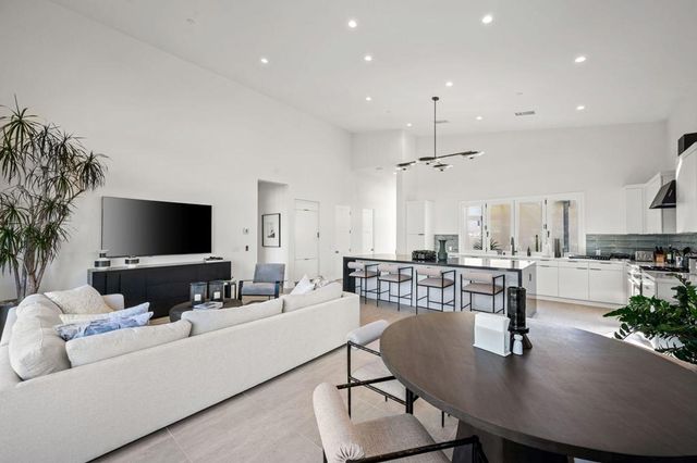 422 Fountain Drive, Palm Springs, CA 92262