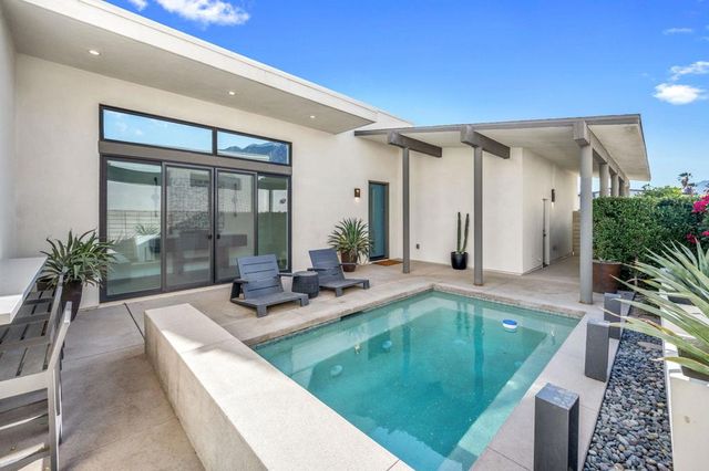 422 Fountain Drive, Palm Springs, CA 92262