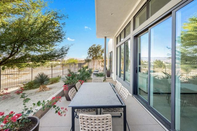 422 Fountain Drive, Palm Springs, CA 92262