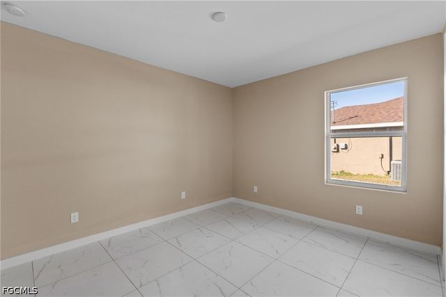 3513 NE 17th PL, Cape Coral, FL 33909