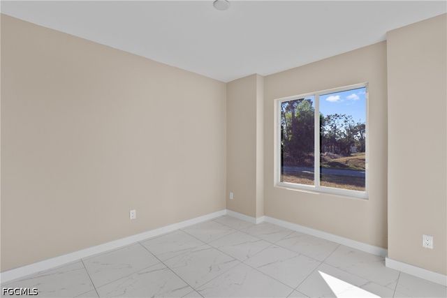 3513 NE 17th PL, Cape Coral, FL 33909