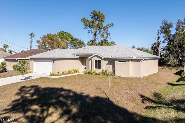 3513 NE 17th PL, Cape Coral, FL 33909