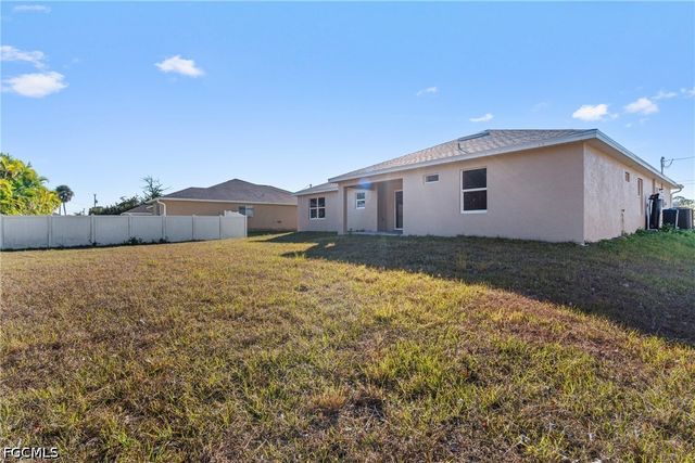 3513 NE 17th PL, Cape Coral, FL 33909