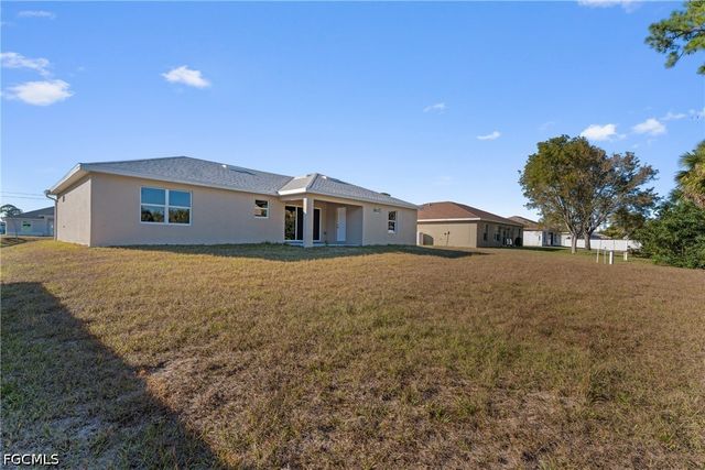 3513 NE 17th PL, Cape Coral, FL 33909