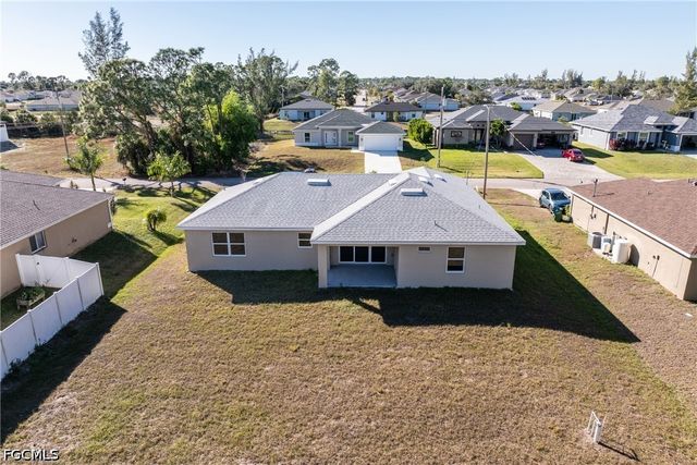 3513 NE 17th PL, Cape Coral, FL 33909