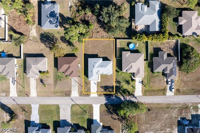 3513 NE 17th PL, Cape Coral, FL 33909