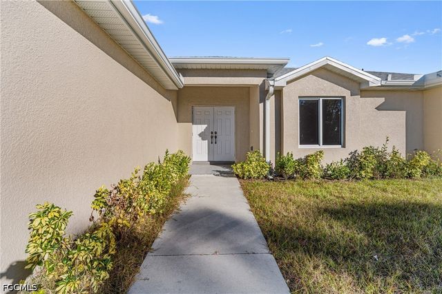 3513 NE 17th PL, Cape Coral, FL 33909