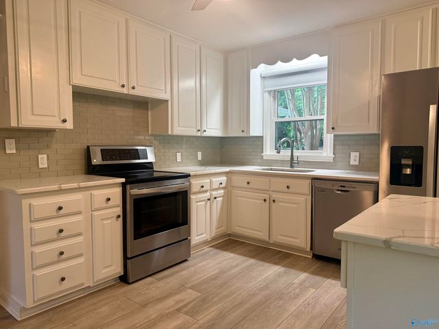 1513 Pennylane SE, Decatur, AL 35601