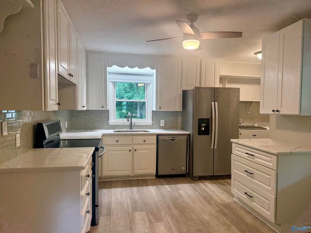 1513 Pennylane SE, Decatur, AL 35601
