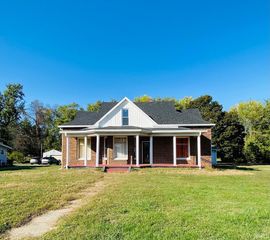304 W Pike Avenue, Petersburg, IN 47567