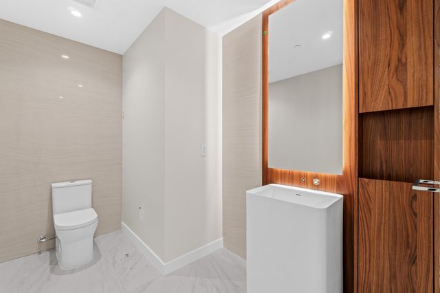 220 SE Mizner Boulevard 423, Boca Raton, FL 33432