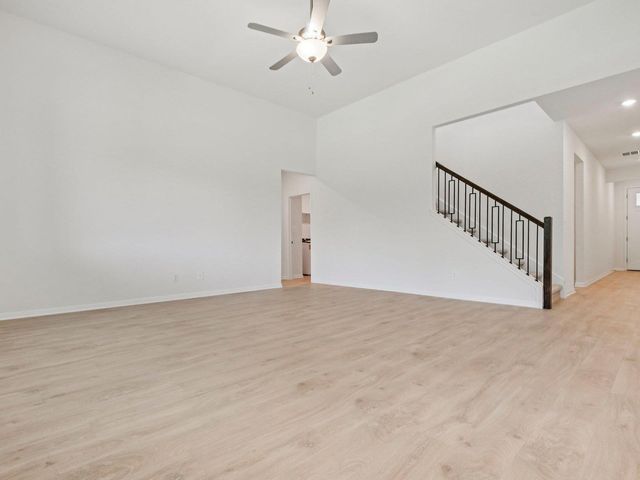 142 Divisadero DR, Hutto, TX 78634
