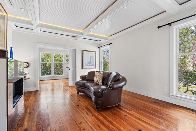 152 Partridge Lane, Concord, MA 01742