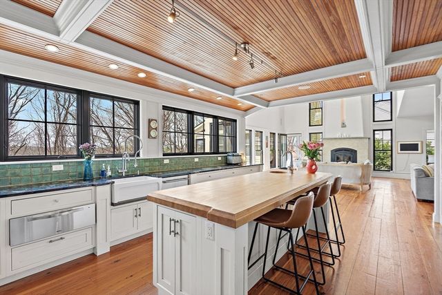 152 Partridge Lane, Concord, MA 01742