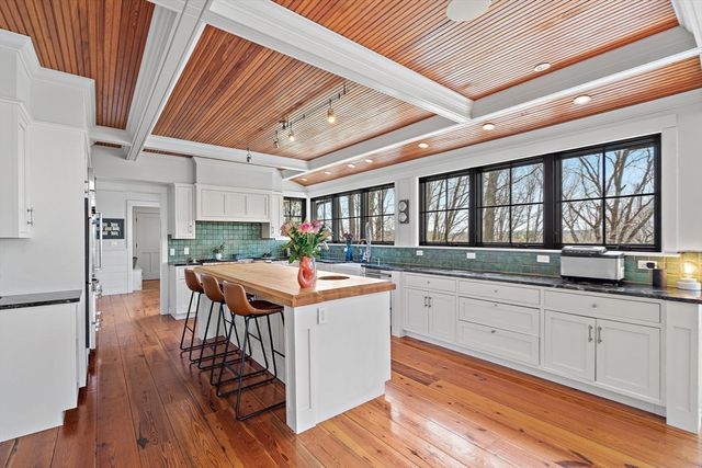 152 Partridge Lane, Concord, MA 01742