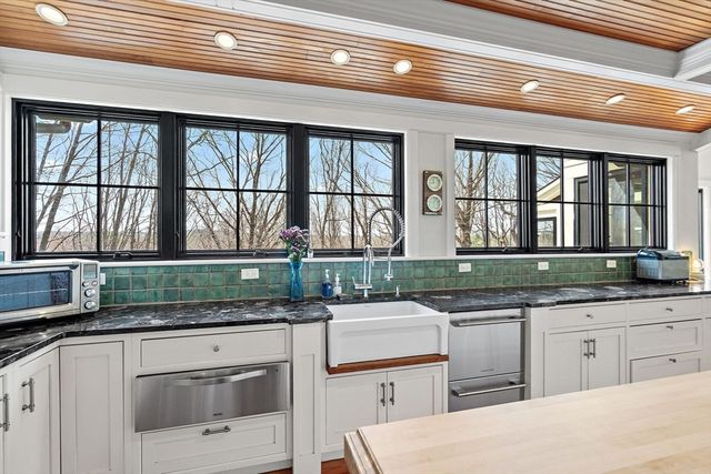 152 Partridge Lane, Concord, MA 01742