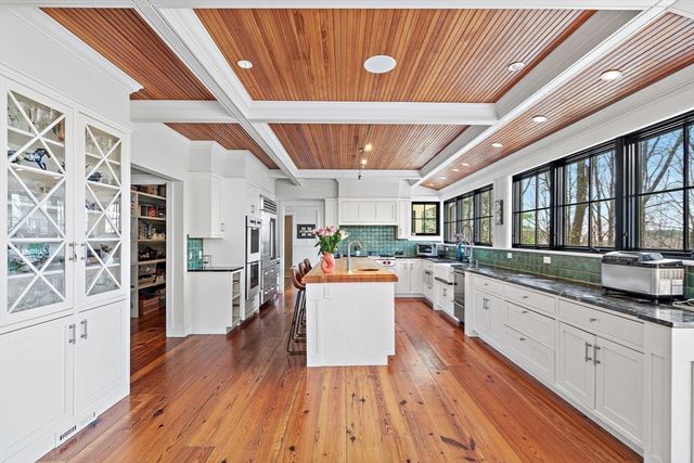 152 Partridge Lane, Concord, MA 01742
