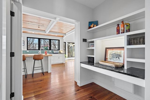 152 Partridge Lane, Concord, MA 01742
