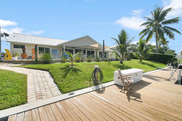 8295 SE Palm Street, Hobe Sound, FL 33455