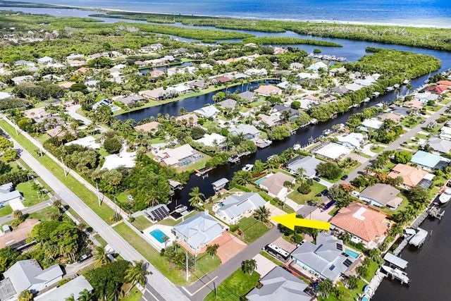 8295 SE Palm Street, Hobe Sound, FL 33455