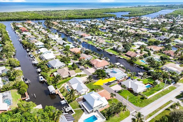 8295 SE Palm Street, Hobe Sound, FL 33455