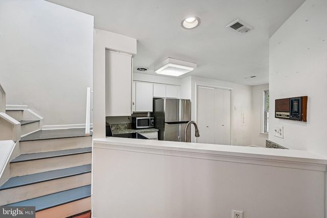 8802 STURBRIDGE PL, Gaithersburg, MD 20886